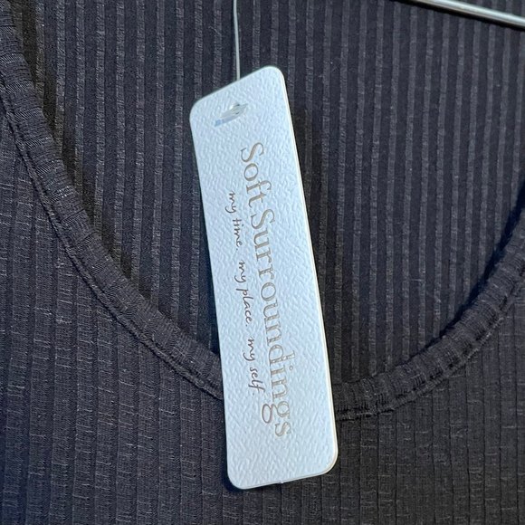 NWT Soft Surroundings Woman's Black Lightweight Unfitted Shirt Size Medium - Picture 4 of 6